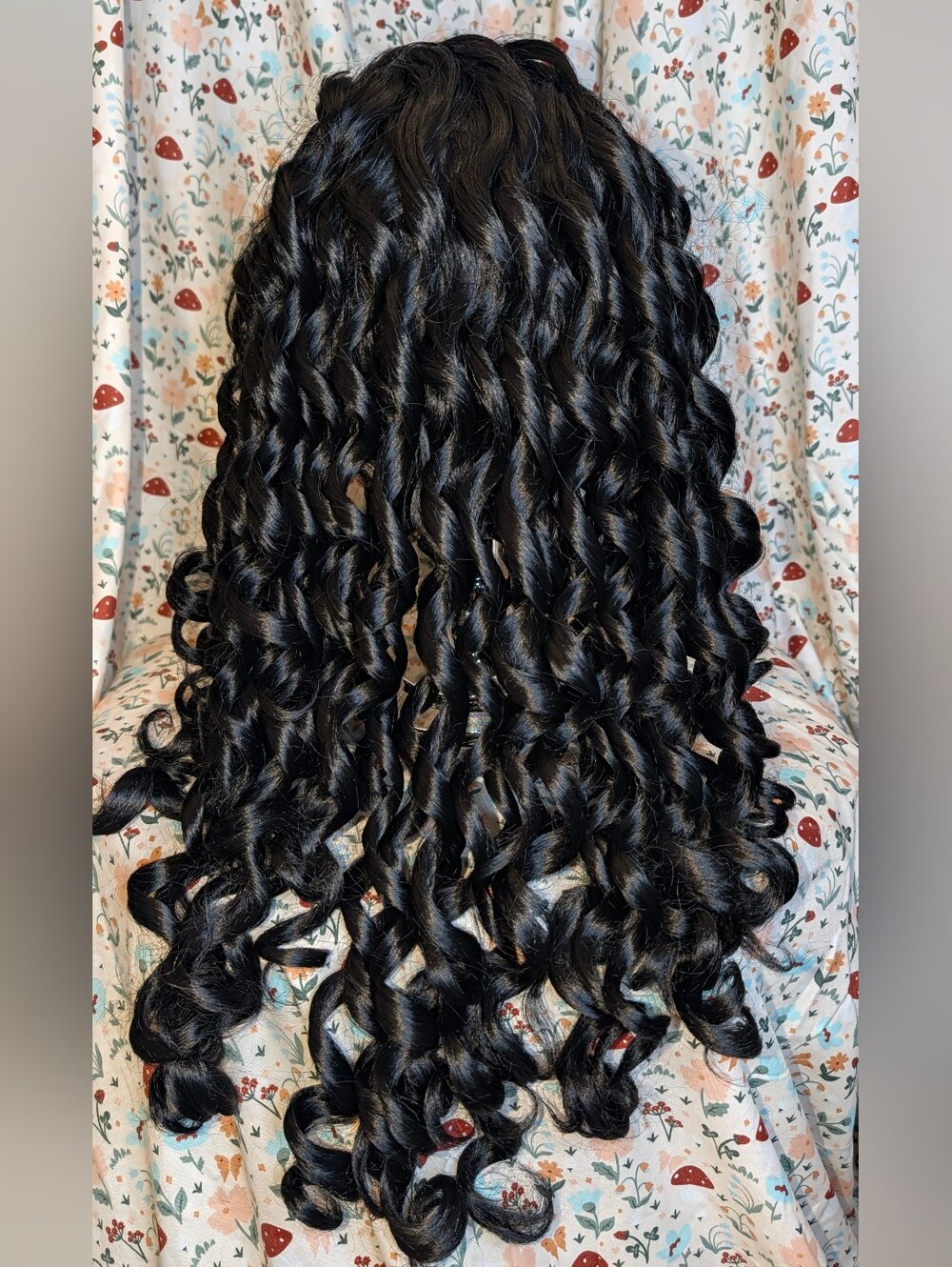 Synthetic Ringlet Headband Wig NWT Shoulder Length Black 1B